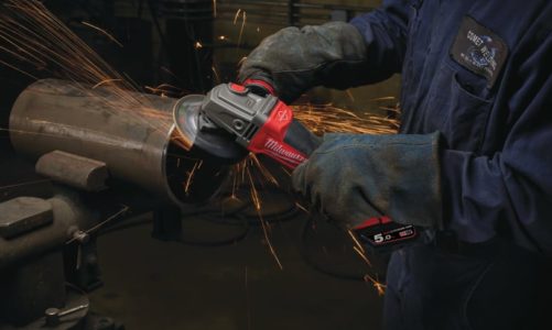 Milwaukee M18 FUEL™ lanserer den første batteridrevne vinkelsliper med motorbrems