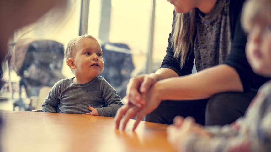 Personalets emosjonelle tilgjengelighet betyr mye for barns tilknytningsproses