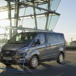 Verdenspremiere: 8-seters Ford Tourneo Custom ladbar hybrid